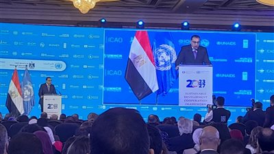 رئيس الوزراء: إتاحة الفرصة للقطاع الخاص والاستثمار في رأس المال البشري بمقدمة أولويات الحكومة