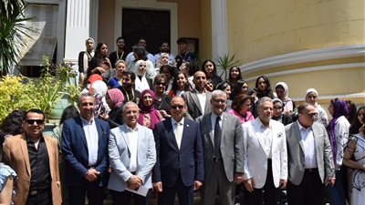 رئيس جامعة حلوان: عملية بناء الإنسان المصري مهمة كبيرة.. وحريصون على إظهار مواهب الطلاب 