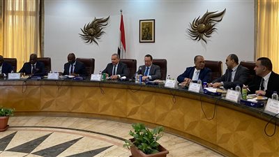 رئيس التنمية الحضرية يعرض على وزير الإسكان الأنجولي التجربة المصرية في القضاء على العشوائيات