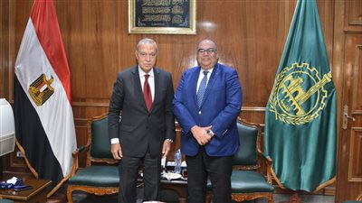  محمود محيي الدين يناقش دور محافظة القليوبية في مبادرة المشروعات الخضراء الذكية
