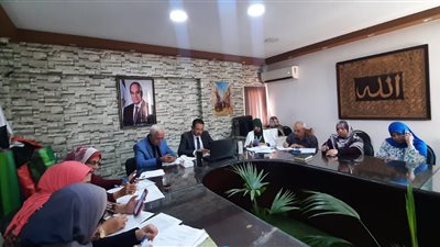 تحذير من الهواتف المحمولة.. مدير تعليم الجيزة يتابع امتحانات صفوف النقل