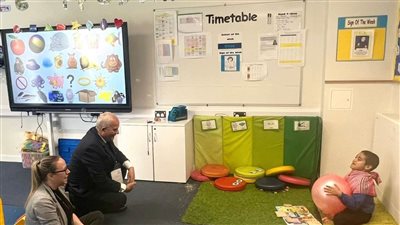 أخبار التعليم اليوم| وزير التعليم يزور مدرسة في لندن للتعرف على أحدث أساليب الدمج بالمملكة المتحدة