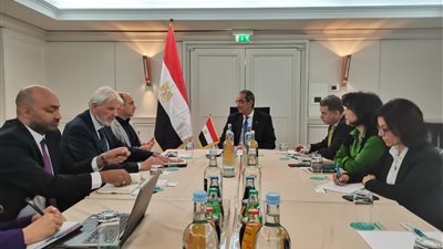 وزير الاتصالات يبحث مع شركات ألمانية التعاون في مجالات تصنيع الإلكترونيات والبرمجيات
