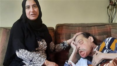 يعاني من تورم باللسان.. سيدة تستغيث بسبب تدخل جراحي خطأ لزوجها: نفسنا حد يشخصه صح ويتعالج | بث مباشر 