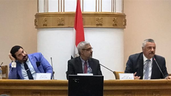 جانب من الندوة 