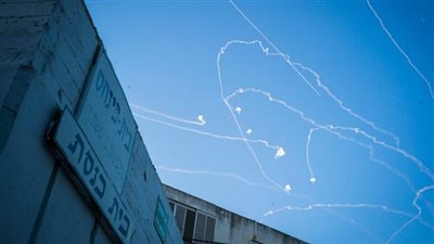 قصف صاروخي على عدة مستوطنات للاحتلال.. ودوي صافرات الإنذار بعدة مناطق 