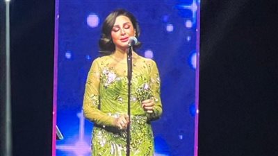 أنغام تفتتح حفلها في الكويت بـ أغنية كل ما نقرب وسط تفاعل الجمهور