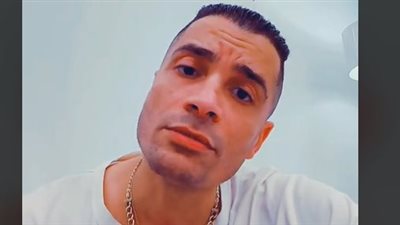 حسن شاكوش يسخر من أخطائه الإملائية ويؤلف أغنية عبستك إزاي يا دنيا وإنتي مش بستاني