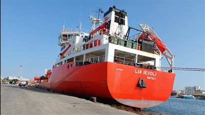 شحن 8 آلاف طن صودا كاوية وتفريغ 3540 طن رخام بميناء غرب بورسعيد| صور 