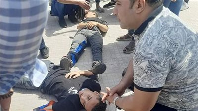 إصابة شخصين في انقلاب دراجة بخارية على كورنيش بورسعيد | صور