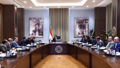 رئيس الوزراء يتابع الموقف التنفيذي لبرنامج الطروحات الحكومية في الكهرباء
