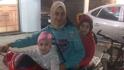 قاهرة الظروف.. أحلام تترك الصحافة والإعلام لتعمل على دراجة نارية: شغل الدليفري صعب والمقابل ضعيف