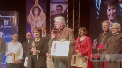 مهرجان المركز الكاثوليكي يكرم الراحل سمير صبري.. وحسين فهمي وسميرة أحمد يتسلمان الجائزة