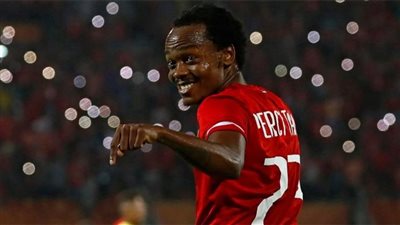 بيرسي تاو يغيب عن مران الأهلي الأول في السعودية 