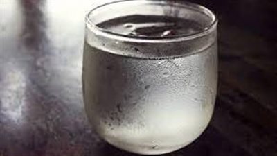 تضر بصحة القلب.. الآثار الجانبية لشرب الماء البارد في الصيف