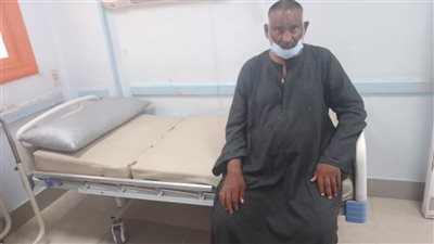 استجابة لـ القاهرة 24.. محافظ بني سويف يوجه بنقل مريض إلى المستشفى وعلاجه بالمجان 