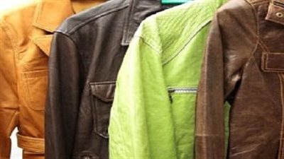 كيفية إزالة الحبر من الملابس الجلدية بـ 12 طريقة مضمونة