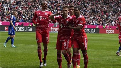 بايرن ميونخ يكتسح شالكة بسداسية نظيفة في الدوري الألماني