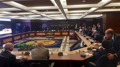 بدء مؤتمر الرقابة المالية بشأن إطلاق أول صندوق للاستثمار في الذهب