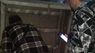 سرقة أبواب كابينة الكهرباء أسفل كوبري طيبة بالشرابية.. والحي يتدخل | صور