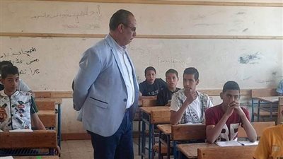 طلاب الشهادة الإعدادية بسوهاج يؤدون امتحان العلوم بنسبة حضور 98% |صور