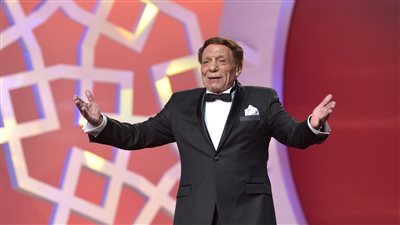 حقيقة اعتزال الزعيم عادل إمام بعد احتفاله بـ عيد ميلاده الـ 83