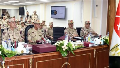 وزير الدفاع يشهد تنفيذ مشروع مراكز القيادة التخصصي للهيئة الهندسية للقوات المسلحة شرف 2