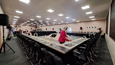 استعدادات وتجهيزات نهائية لانطلاق أولى جلسات المحور الاقتصادي بالحوار الوطني | صور 