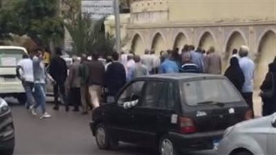 مات بعد رحيل زوجته بشهر.. تشييع جثمان الفنان محمد الأدنداني لمثواه الأخير بالإسكندرية | بث مباشر