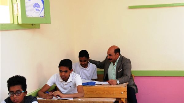 محافظ أسوان