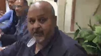 أسرة الفنان محمد الأدنداني تستقبل المعزين بالإسكندرية.. وشقيقه: كان محبا لأصوله | بث مباشر 