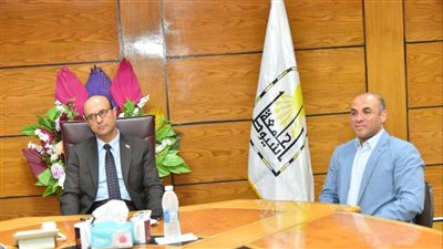 رئيس جامعة أسيوط يناقش الخطة الاستراتيجية بما يتوافق مع مبادئ التنمية المستدامة