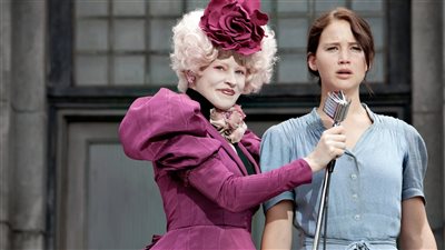 جينيفر لورانس تحلق شعرها بسبب تضرره أثناء تصوير فيلم The Hunger Games