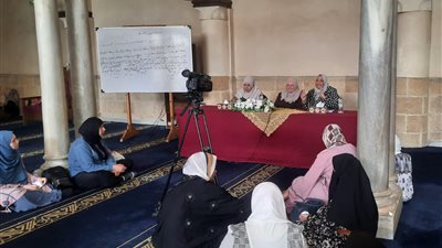 باحثة بالجامع الأزهر: لا يجوز لأحد الوالدين إجبار ابنته على الزواج بشخص لا تريده 