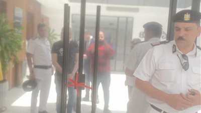 أبرزها مول ووتر واي.. جهاز القاهرة الجديدة يصدر 27 قرار غلق وتشميع لمحال تجارية 