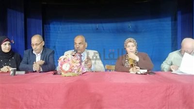 وكيل تعليم المنيا: فتح المظاريف داخل اللجان في الوقت المحدد قانونيًا وعدم دخول أي شخص من خارج اللجنة 