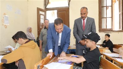محافظ المنوفية يتفقد لجان امتحانات الشهادة الإعدادية