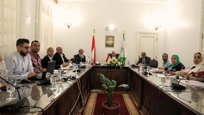 محافظ الجيزة يوجه بحل عدد من شكاوى المواطنين خلال اللقاء الأسبوعي