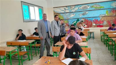 سكرتير مساعد البحر الأحمر يتفقد لجان الشهادة الإعدادية | صور