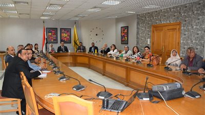 جامعة حلوان تعقد ندوة تعريفية حول المبادرة الوطنية للمشروعات الخضراء الذكية