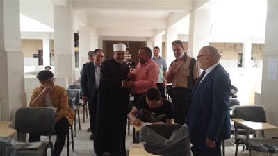 نائب رئيس جامعة الأزهر يتفقد امتحانات التخلفات بكلية الشريعة والقانون بطنطا