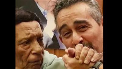 مصطفى هريدي يحتفل مع الزعيم عادل إمام بعيد ميلاده الـ83