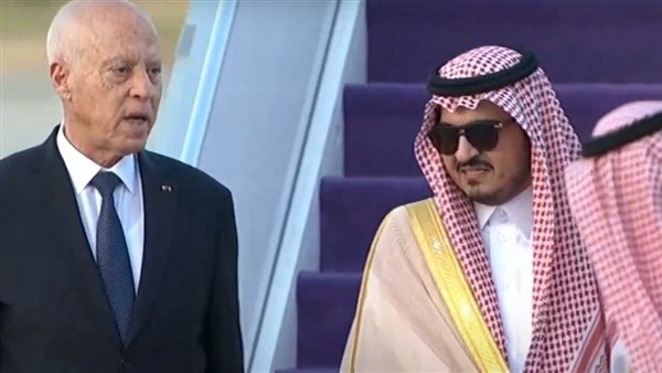 الرئيس التونسي يصل