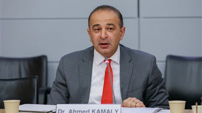 نائب وزيرة التخطيط يشارك في اجتماع اللجنة التنسيقية لمتابعة تطورات البرنامج القطري بباريس