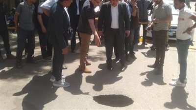 معالجة وردم هبوط جزئي محدود بشارع 26 يوليو في سمسطا ببني سويف 