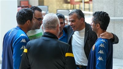 وفد الأهلي يزور بعثة الترجي ويعتذر عن مضايقات تعرضت لها حافلة الفريق