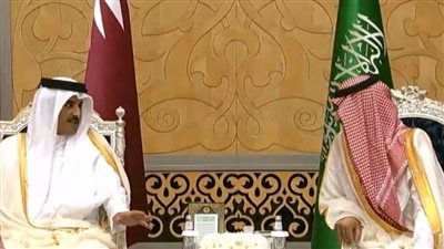 أمير قطر يصل جدة للمشاركة في القمة العربية