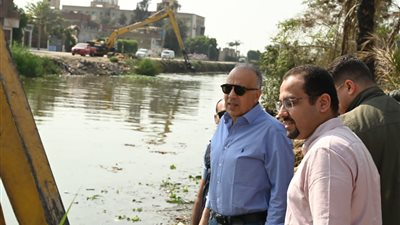 وزير الري يتفقد أعمال تطهير الترع والمصارف بمحافظة الجيزة