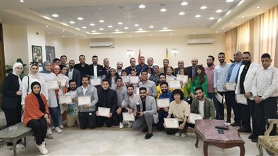 بعد نجاحها.. محافظ شمال سيناء يكرم أبطال مسرحية شحاتين وحرامية