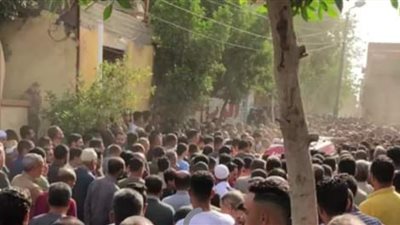  أهالي قرية قرقشندة بطوخ يشيعون جثامين 3 أشقاء توفوا أسفل منزلهم أثناء التنقيب عن الآثار 